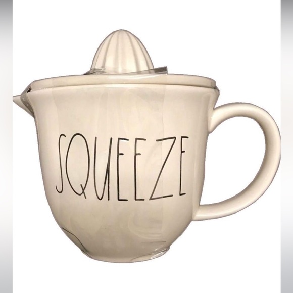 NEW Rae Dunn SQUEEZE Large Juicer perfect for fresh squeezed juices Great Gift! - Picture 1 of 6
